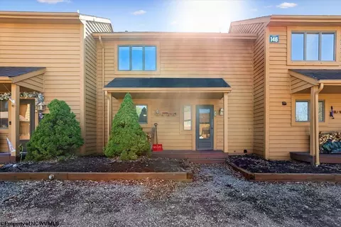 27 Deerfield Cir UNIT 27 DEERFIELD VILLAGE, Davis, WV 26260