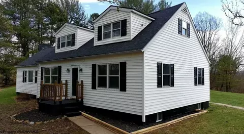 303 Sandhill Rd, Clarksburg, WV 26301