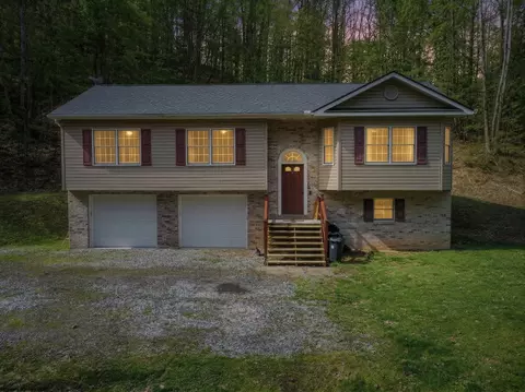 211 Tunnel Hollow Rd, Fairmont, WV 26554