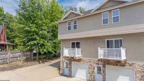 5 Tall Grass Ln, Morgantown, WV 26505