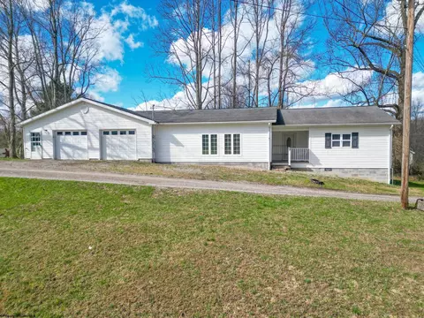 61 Faircrest Dr, Lost Creek, WV 26385