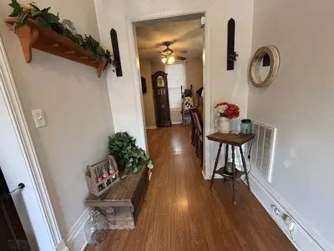 Entry Way - 202 Meadow Ave, Mannington, WV 26582 photo 2 of 4