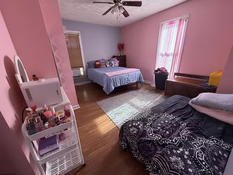 Bedroom - 202 Meadow Ave, Mannington, WV 26582 photo 4 of 5