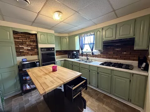Kitchen - 202 Meadow Ave, Mannington, WV 26582 photo 1 of 1