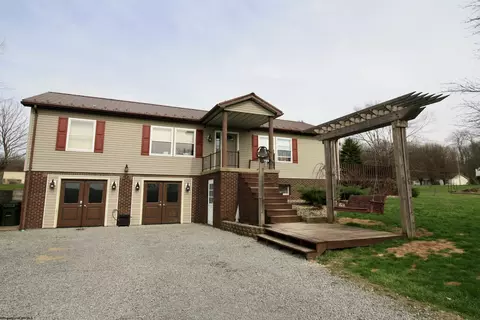 52 Murray Ln, Reedsville, WV 26547