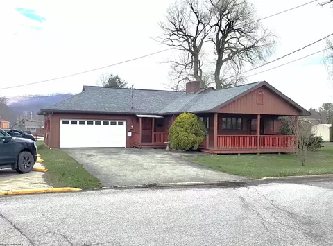 1 Goff St, Elkins, WV 26241