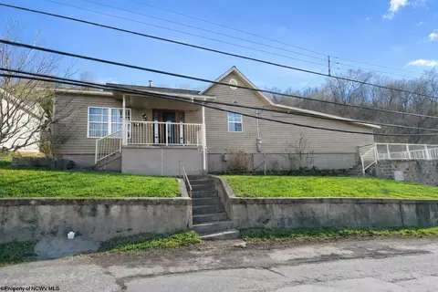127 Bridge St, Monongah, WV 26554