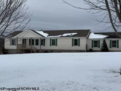 312 Galilee Rd, Bruceton Mills, WV 26525