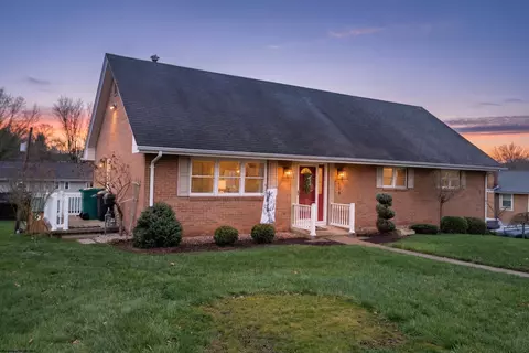 118 Ridgeway Dr, Bridgeport, WV 26330