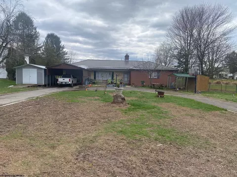 111 Ervin Ln, Elkins, WV 26241