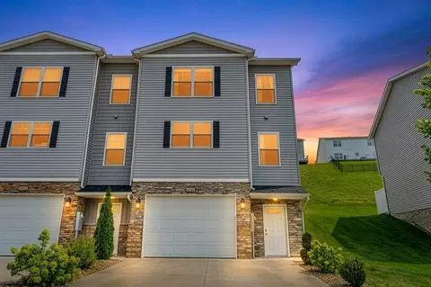2056 Mountain Ash Ln, Morgantown, WV 26501