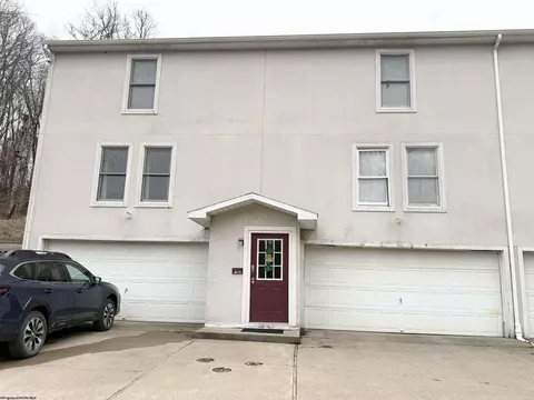 38 Cliffside Dr, Morgantown, WV 26501