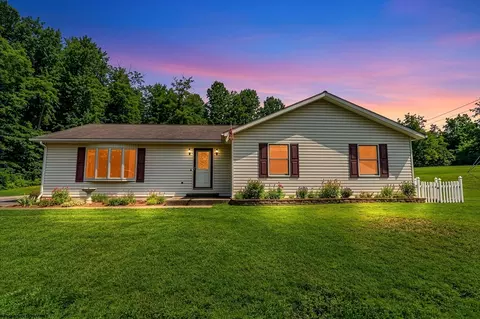 58 Edinburgh Ln, Rivesville, WV 26588
