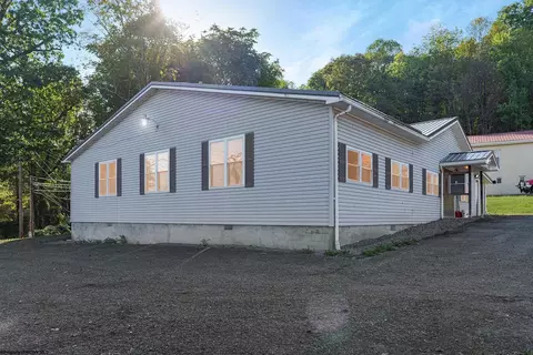 427 Morgantown St, Kingwood, WV 26537