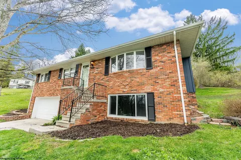 769 Augusta Ave, Morgantown, WV 26501
