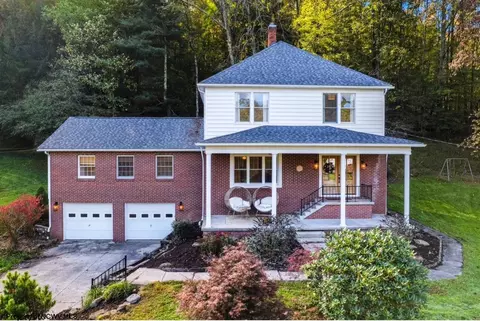 1116 E Grafton Rd, Fairmont, WV 26554