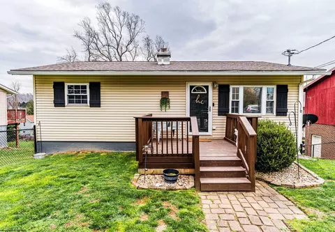 1032 Montrose Ave, Morgantown, WV 26505