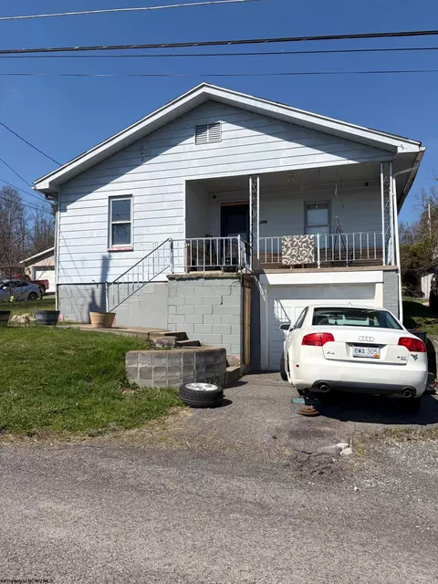 205 Violet St, Fairmont, WV 26554