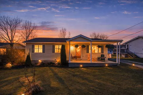 86 Halifax St, Buckhannon, WV 26201