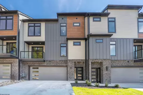 126 Tivoli Garden Dr, Morgantown, WV 26508