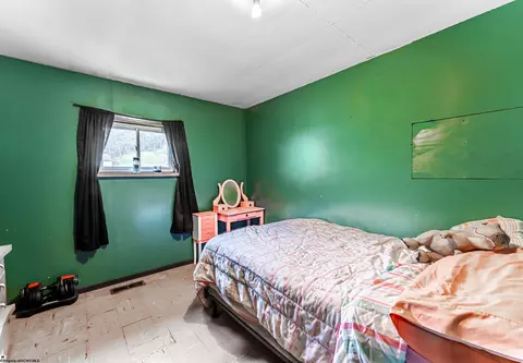 Bedroom - 776 Statler Run Rd, Fairview, WV 26570 photo 4 of 4