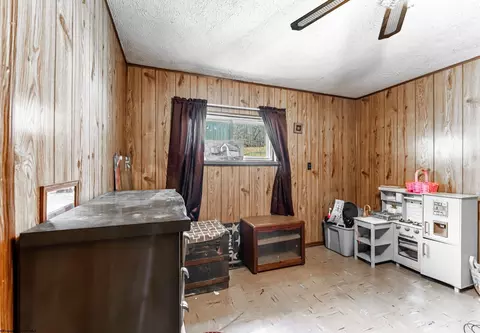 Bedroom - 776 Statler Run Rd, Fairview, WV 26570 photo 3 of 4
