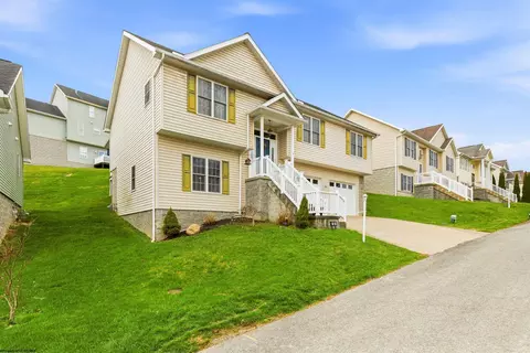83 Antietam Dr, Morgantown, WV 26508