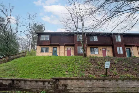 135 Lough St, Westover, WV 26501