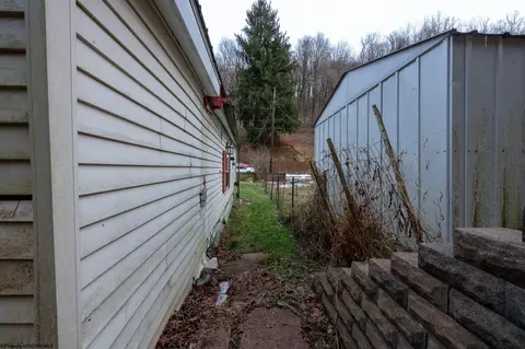 Entry Way - 139 Ramp Hollow Rd, Pursglove, WV 26546 photo 2 of 2