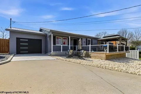 916 Cottonwood Ct, Morgantown, WV 26505
