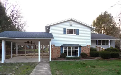 348 Jackson St, Sistersville, WV 26175