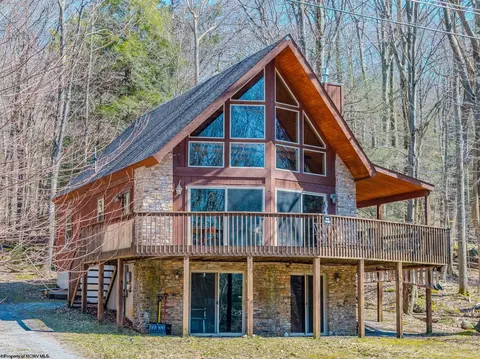 74 Bluebell Dr, Terra Alta, WV 26764