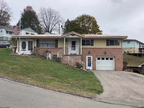 1133 Village Way, Fairmont, WV 26554