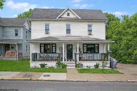 2080 Listravia Ave, Morgantown, WV 26505