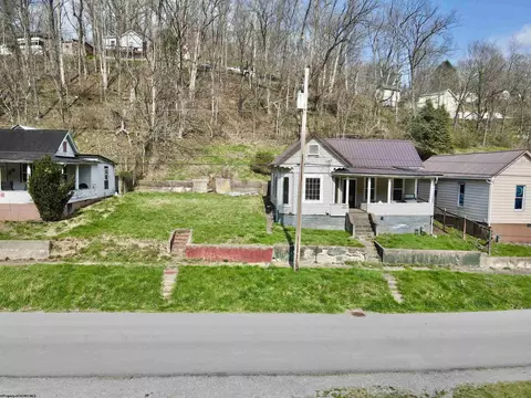 356 Broad St, Weston, WV 26452