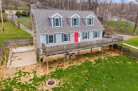 29 Morgan Hill Rd, Morgantown, WV 26508