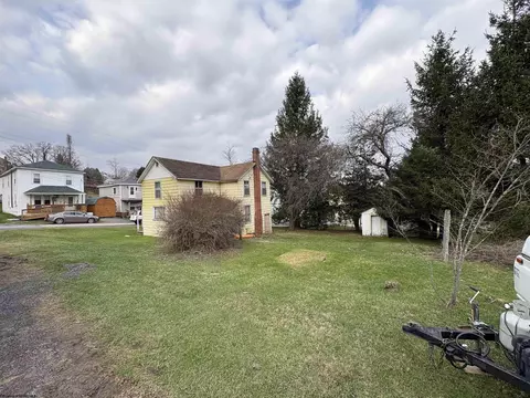 183 3rd St, Thomas, WV 26292 photo 4