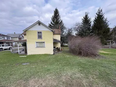 183 3rd St, Thomas, WV 26292 photo 3