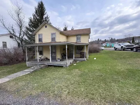 183 3rd St, Thomas, WV 26292