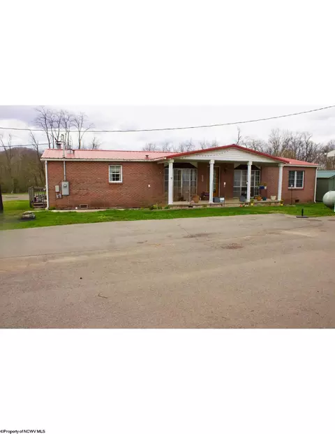 492 Main St, Beverly, WV 26253