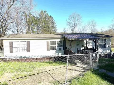 98 Mount St, Mount Clare, WV 26408
