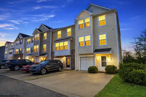 201 Birds Eye View Dr, Morgantown, WV 26501