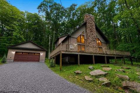 533 Windflower Dr, Terra Alta, WV 26764