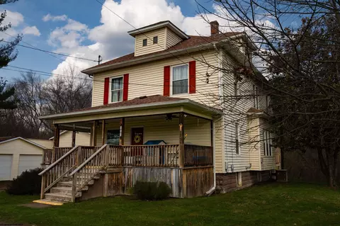254 Locust St, Lumberport, WV 26386