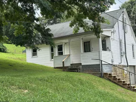 605 Sheridan St, Glenville, WV 26351