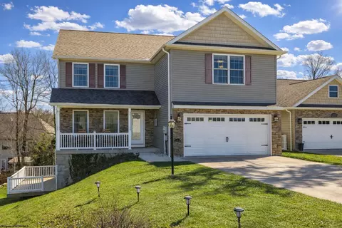 2 Windsong Ln, Morgantown, WV 26508