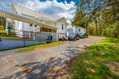 690692 Beulah Rd, Morgantown, WV 26508
