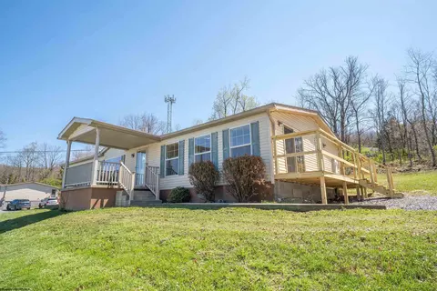 52 Ebenklein Ln, Morgantown, WV 26508