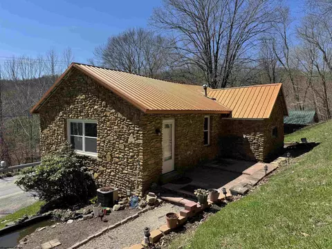 968 Bunner Ridge Rd, Fairmont, WV 26554