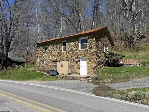 968 Bunner Ridge Rd, Fairmont, WV 26554